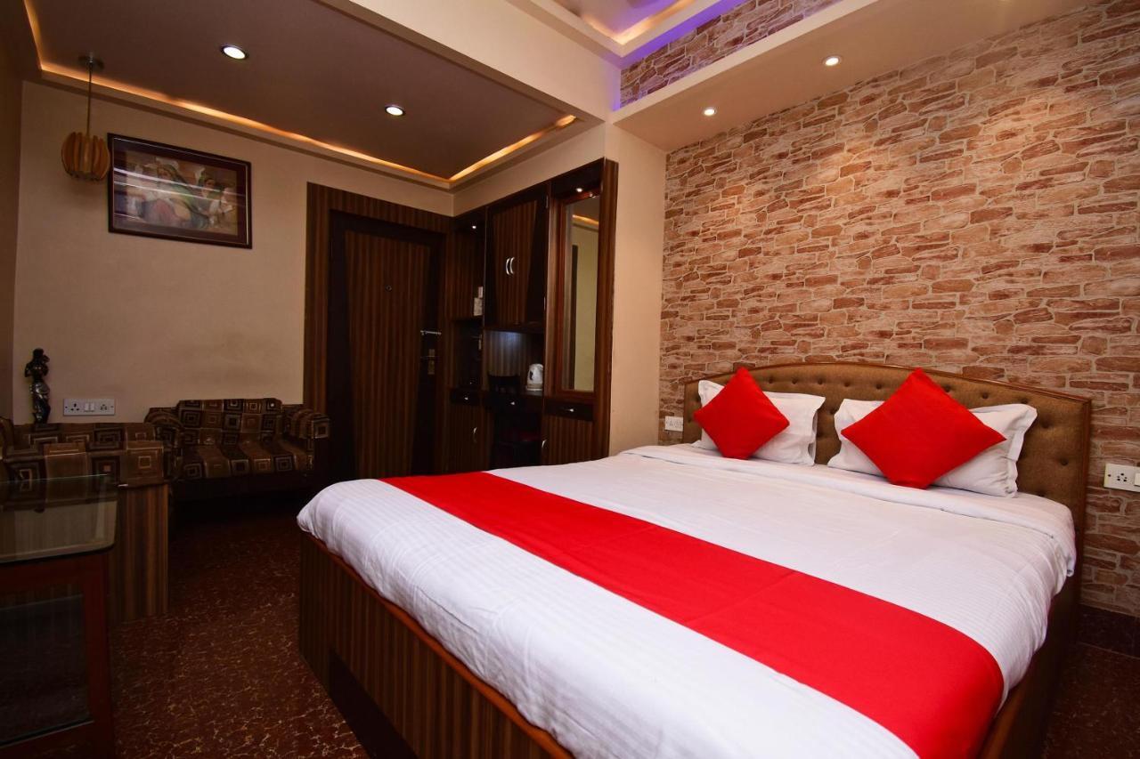 Oyo 2510 Near Camac Street Hotel โกลกาตา ภายนอก รูปภาพ